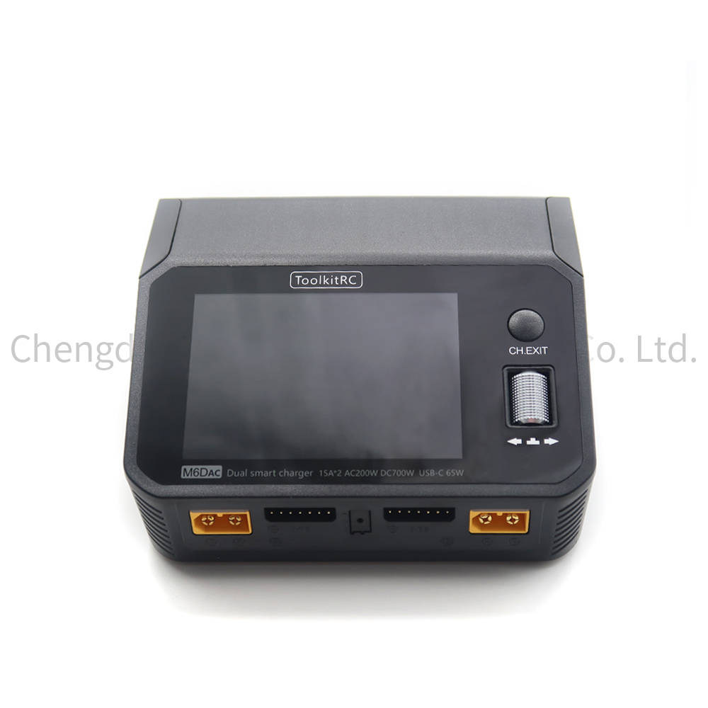 ToolkitRC M6DAC AC 200W DC 700 - đánh giá và giá Toolkitrc M6Dac Smart Charger